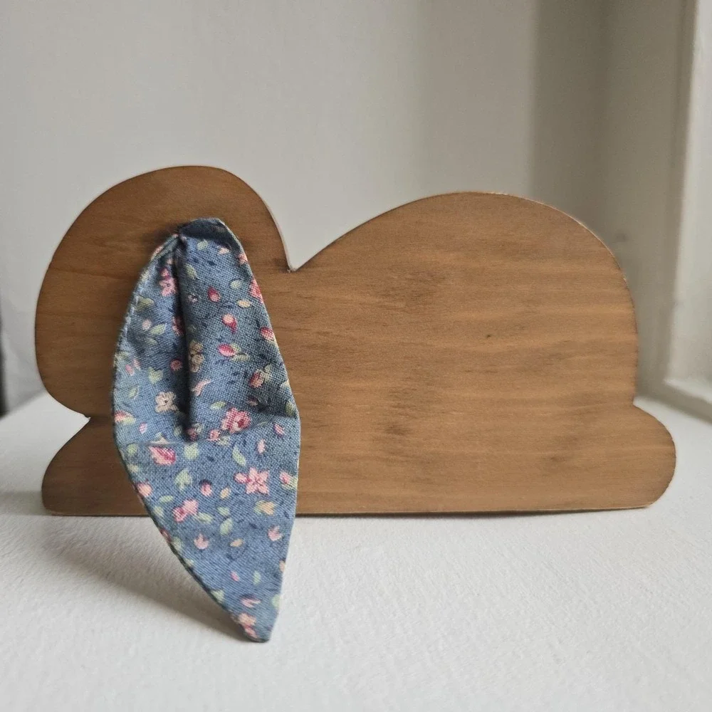 Vintage Wood Rabbit Bunny Figurine‎ Heart Painted Farmhouse Easter Miniature